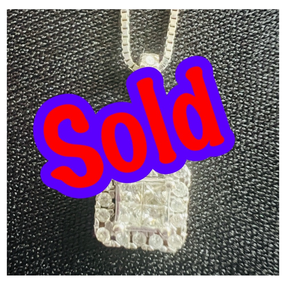 1/3 karat white gold and diamond Pendant Necklace